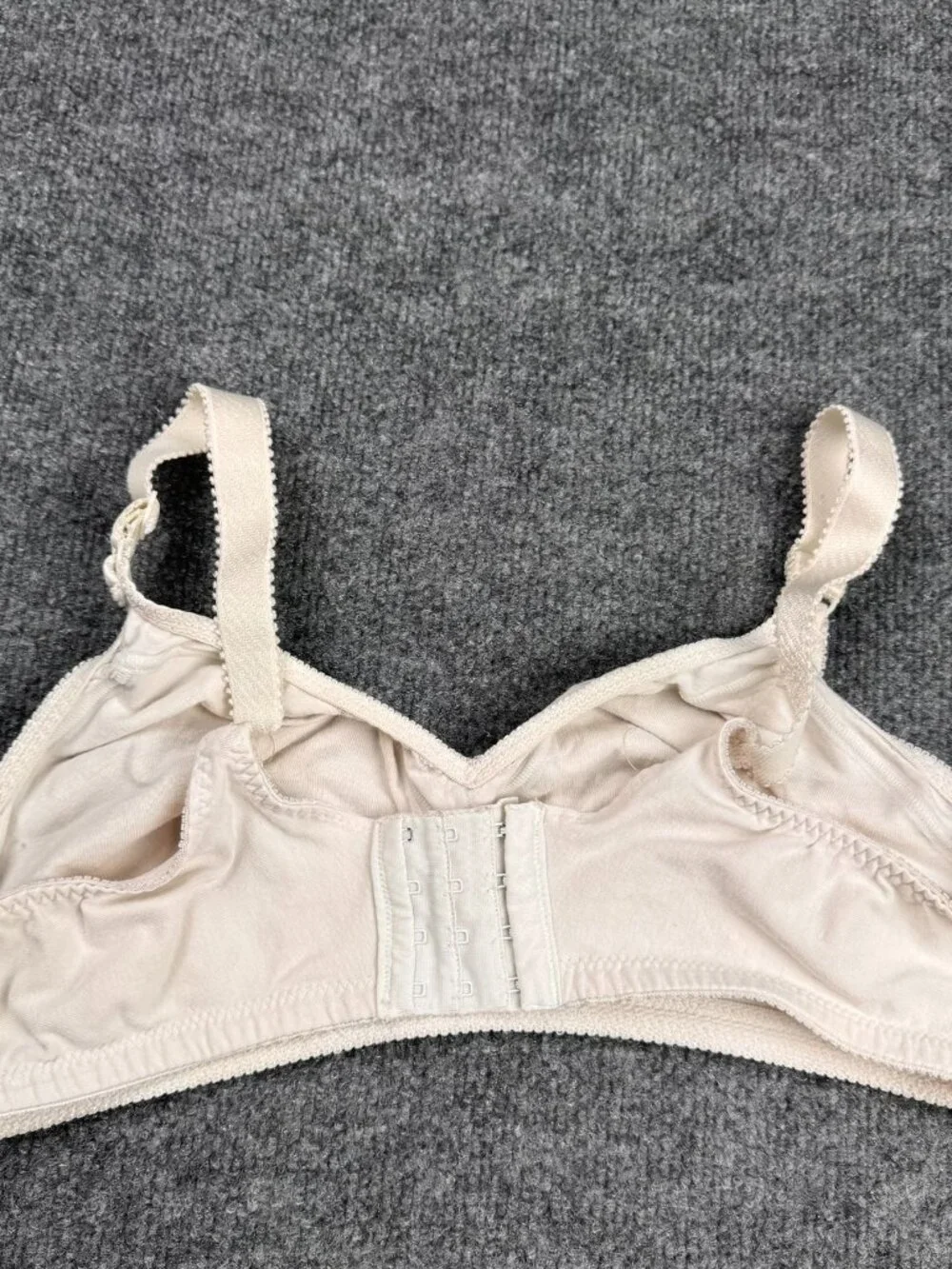 Women's White Comfort Wireless Full Coverage Everyday Bra Sz XL/2XL No Tag MSMTS
